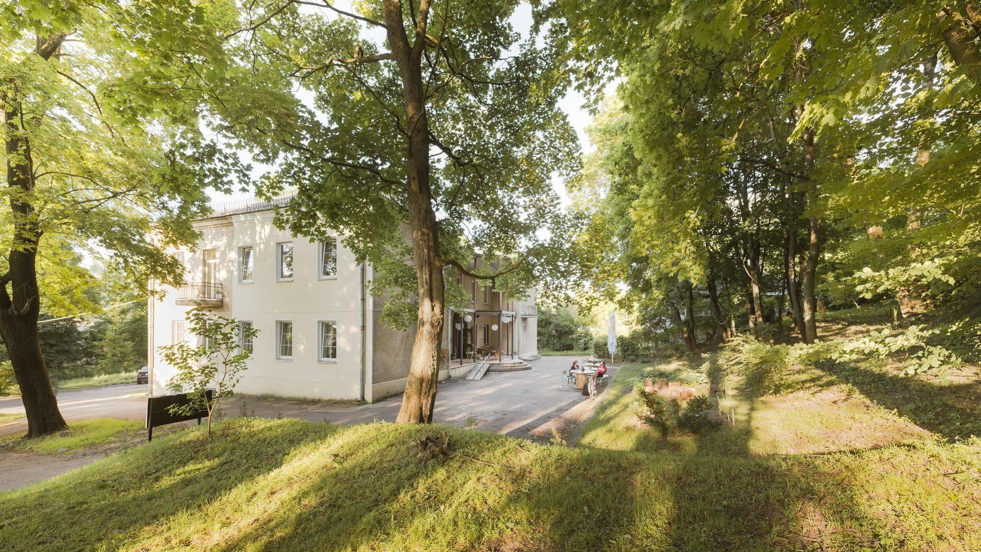 Downtown Forest Hostel & Camping فيلنيوس المظهر الخارجي الصورة
